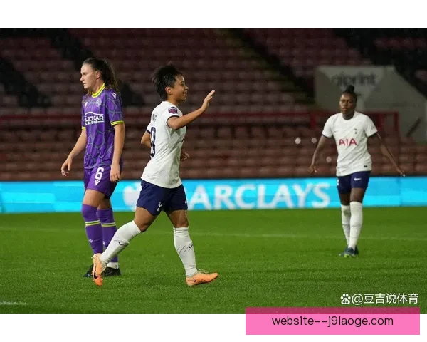 张琳艳英超女足首球惊艳登场彰显中国球员实力 张琳艳英超女足首球惊艳登场彰显中国球员实力